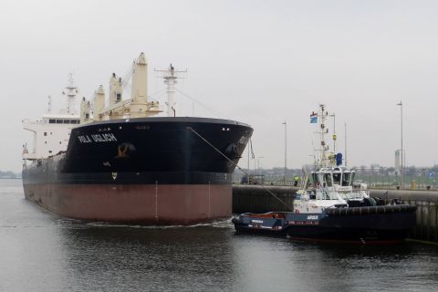 Pola Uglich in IJmuiden, 25 apr 2015