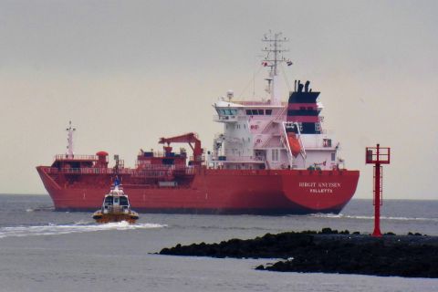 BIRGIT KNUTSEN in IJmuiden, 2 mrt 2020