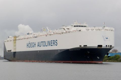Hoegh Detroit in IJmuiden, 25 apr 2015