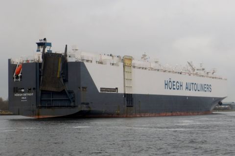 Hoegh Detroit in IJmuiden, 25 apr 2015