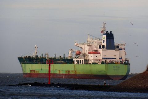 BW MYNA in IJmuiden, 17 mrt 2020