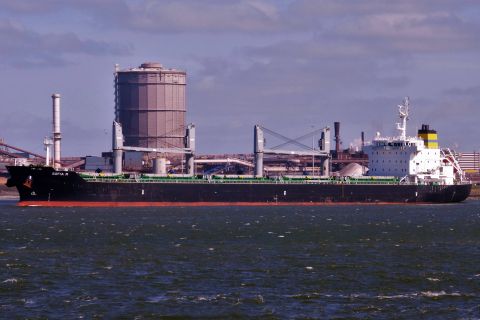 SOFIA R in IJmuiden, 28 mrt 2020