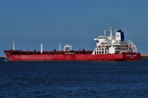 HAFNIA TAURUS in IJmuiden, 31 mrt 2020