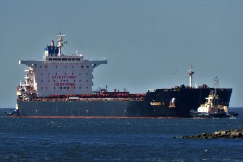 NADINE V in IJmuiden, 19 apr 2020