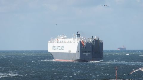 Hoegh Detroit in IJmuiden, 28 apr 2015