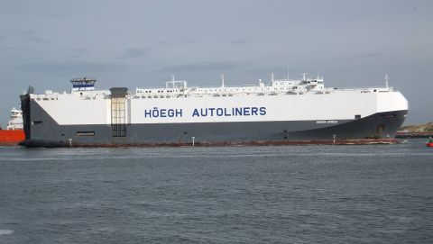 Hoegh Africa in IJmuiden, 29 apr 2015
