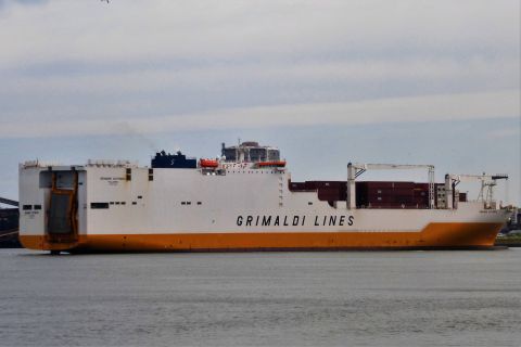 GRANDE COTONOU in IJmuiden, 21 jun 2020