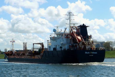 Stolt Pelican in IJmuiden, 30 apr 2015
